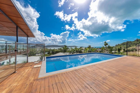 Viewpoint Holiday Home - Cannonvale - Accommodation Port Macquarie 0