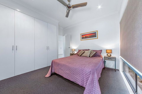 Viewpoint Holiday Home - Cannonvale - Accommodation Port Macquarie 11