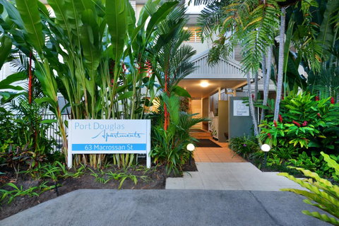 Port Douglas Apartments - Adults Only Oasis - Accommodation Port Macquarie 14