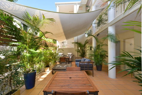 Port Douglas Apartments - Adults Only Oasis - Accommodation Port Macquarie 11