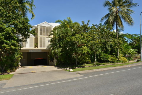 Port Douglas Apartments - Adults Only Oasis - Accommodation Port Macquarie 28