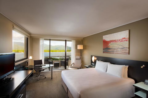 Hilton Cairns - Accommodation Port Macquarie 7