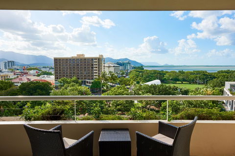 Hilton Cairns - Accommodation Port Macquarie 12