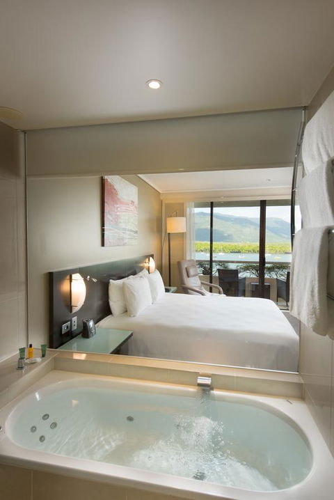 Hilton Cairns - Accommodation Port Macquarie 2