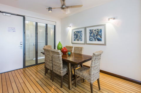Boathouse Port Of Airlie - Accommodation Port Macquarie 10