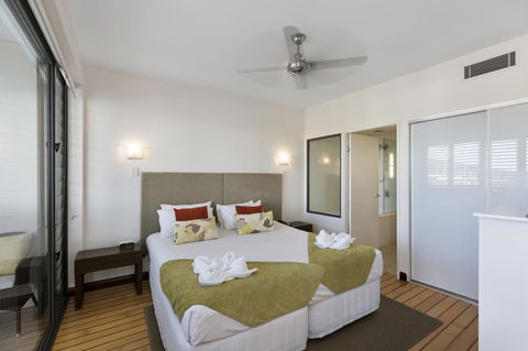 Boathouse Port Of Airlie - Accommodation Port Macquarie 11