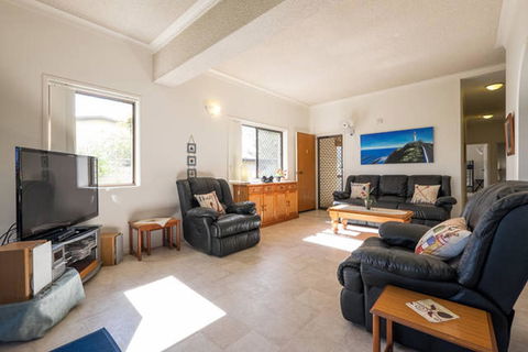 Keith\'s Place, 1 Of The 3 Most Popular Units On Bribie - Accommodation Port Macquarie 12