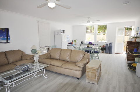 Retro Beach Flat - Accommodation Port Macquarie 14