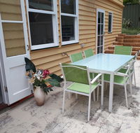 Retro Beach Flat - Accommodation Port Macquarie