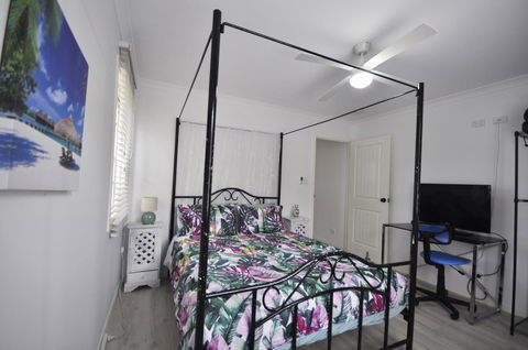 Retro Beach Flat - Accommodation Port Macquarie 7