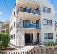 Quiet location across from waterfront - South Esp Bongaree - Accommodation Port Macquarie