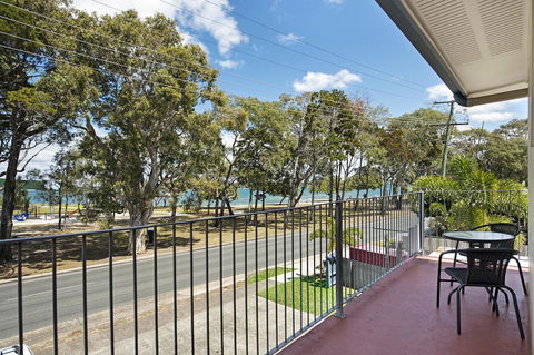 First Floor Unit Close To Shops, Park And Waterfront! - Accommodation Port Macquarie 0