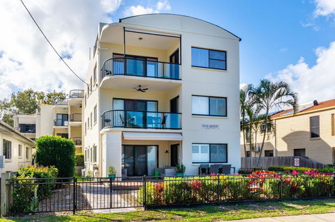 Waterfront Views From Private Rooftop Balcony - Bayview South Esp, Bongaree - Accommodation Port Macquarie 0