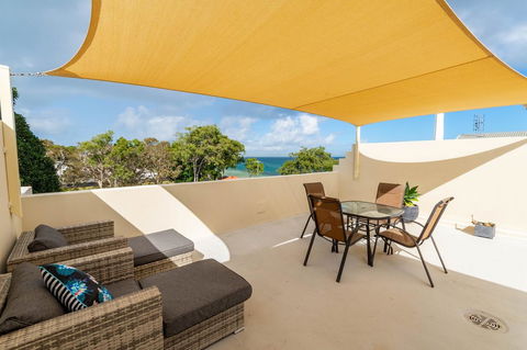 Waterfront Views From Private Rooftop Balcony - Bayview South Esp, Bongaree - Accommodation Port Macquarie 12