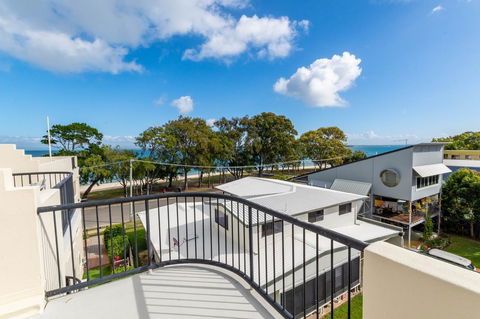 Waterfront Views From Private Rooftop Balcony - Bayview South Esp, Bongaree - Accommodation Port Macquarie 6