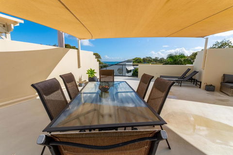 Waterfront Views From Private Rooftop Balcony - Bayview South Esp, Bongaree - Accommodation Port Macquarie 9