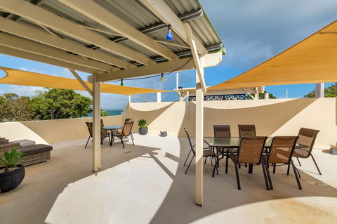 Waterfront Views From Private Rooftop Balcony - Bayview South Esp, Bongaree - Accommodation Port Macquarie 18
