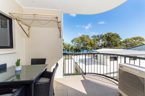 Waterfront Views From Private Rooftop Balcony - Bayview South Esp, Bongaree - Accommodation Port Macquarie 17