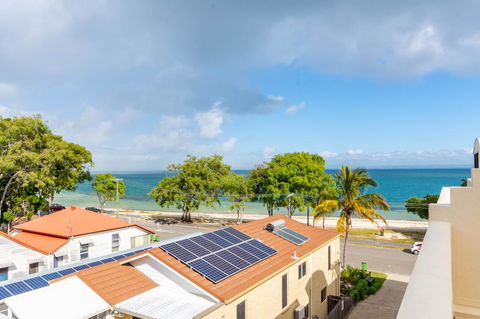 Waterfront Views From Private Rooftop Balcony - Bayview South Esp, Bongaree - Accommodation Port Macquarie 5
