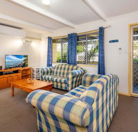 Pet Friendly Cottage in the Heart of Bribie - Wirraway St Bongaree - Accommodation Port Macquarie