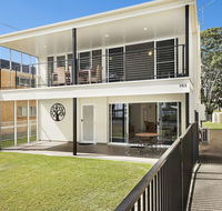Waterfront Retreat with room for a boat - Welsby Pde Bongaree - Accommodation Port Macquarie