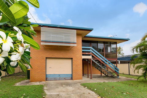 Short Stroll To Surf Beach - North Street, Woorim - Accommodation Port Macquarie 0