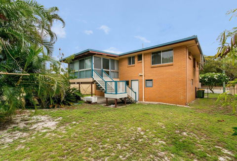 Short Stroll To Surf Beach - North Street, Woorim - Accommodation Port Macquarie 16