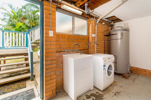 Short Stroll To Surf Beach - North Street, Woorim - Accommodation Port Macquarie 1