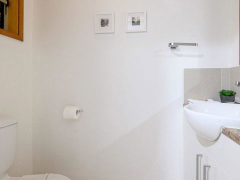 Claytons 1 By Discover Stradbroke - Accommodation Port Macquarie 5