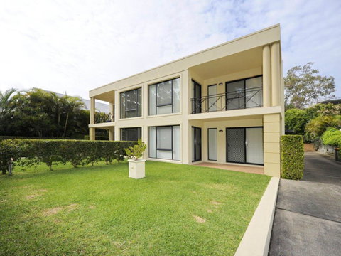 'Bagnall Views' 2/161 Government Rd - Stylish & Modern Duplex Across The Road To The Waters Edge - Accommodation Port Macquarie 0