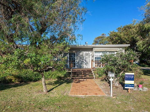 'The Croft' 11 Boulder Bay Rd - Cosy Beach House With Aircon & Only 270m To The Beach - Accommodation Port Macquarie 0