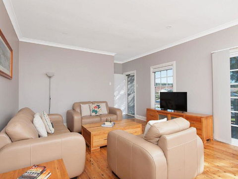 'The Croft' 11 Boulder Bay Rd - Cosy Beach House With Aircon & Only 270m To The Beach - Accommodation Port Macquarie 2