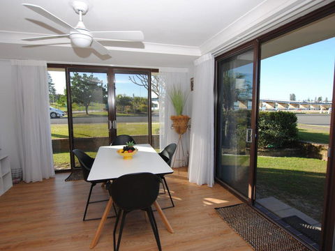 'Time And Tide' 1 - Ground Floor With Water Views - Accommodation Port Macquarie 0