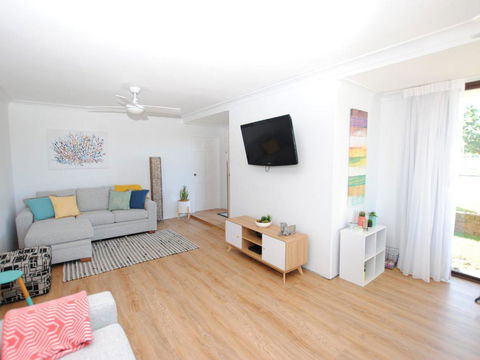 'Time And Tide' 1 - Ground Floor With Water Views - Accommodation Port Macquarie 1