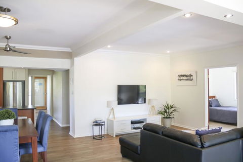 'Top Tier' Dog Friendly Holiday Home - Accommodation Port Macquarie 3