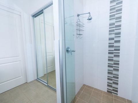 1 'Florida', 5 Lillian Street - 2 Min Walk To Beach, Shops & Restaurants - Accommodation Port Macquarie 2
