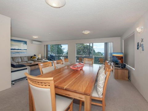 1 'Laman Lodge', 15 Laman Street - Stunning Air Conditioned Unit With Water Views And WIFI - Accommodation Port Macquarie 3