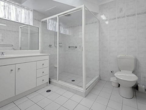 1 'Laman Lodge', 15 Laman Street - Stunning Air Conditioned Unit With Water Views And WIFI - Accommodation Port Macquarie 1