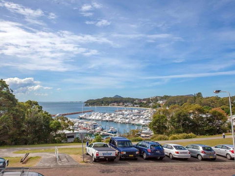 1 'Laman Lodge', 15 Laman Street - Stunning Air Conditioned Unit With Water Views And WIFI - Accommodation Port Macquarie 2