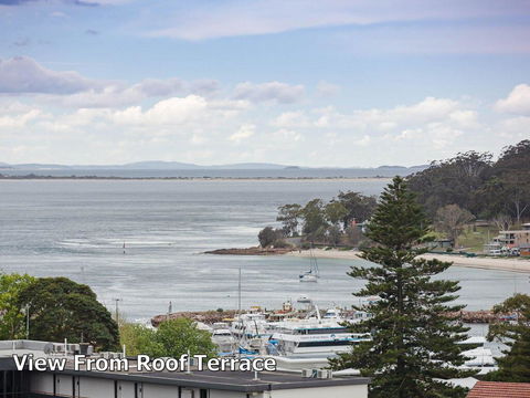 1 'Seaview', 9 Church Street - Huge Air Conditioned Unit With Lift & WIFI - Accommodation Port Macquarie 2