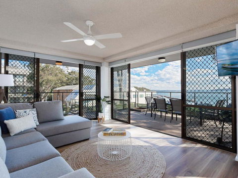1 'The Poplars' 34 Magnus St - Panoramic Water Views, Pool, Aircon & WIFI - Accommodation Port Macquarie 0