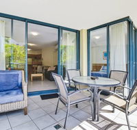 1 Bedroom - Private Managed Resort Pool and Beach - Alex - Accommodation Port Macquarie