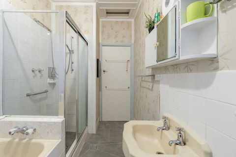 1 Private Double Room In Carramar 1 Minute Walk To Station - SHAREHOUSE - Accommodation Port Macquarie 2
