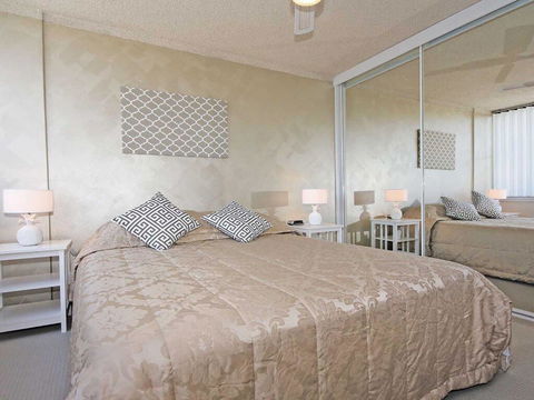 10 'Magnus Gardens' 7 Magnus Street - Air Conditioned & Walk To Town Centre - Accommodation Port Macquarie 2