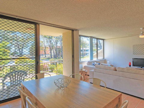 10 'Magnus Gardens' 7 Magnus Street - Air Conditioned & Walk To Town Centre - Accommodation Port Macquarie 3