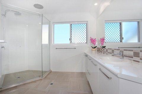 10 Mona Vista Crt, Coolum Beach, VIEWS, WiFi, Pet Friendly - Accommodation Port Macquarie 3