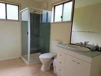 10 Naiad Court -Beach Retreat in the bush