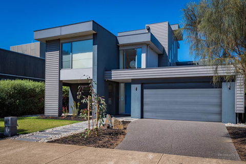 10 Sands Bvd - Accommodation Port Macquarie 1
