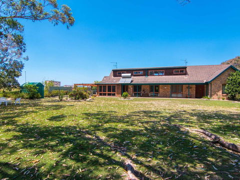 11 Bay Street - Waterfront Holiday - Accommodation Port Macquarie 1