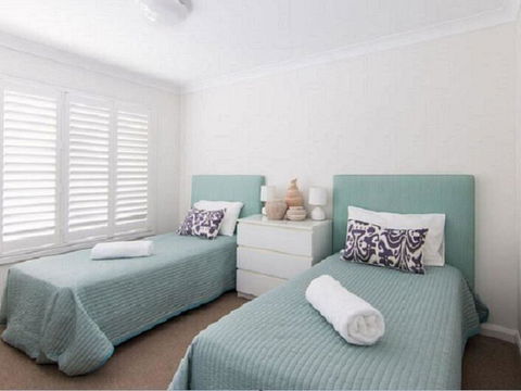 12 Cliff Road - Accommodation Port Macquarie 2